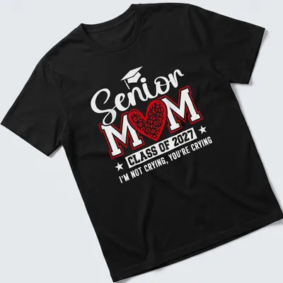 Bold Senior Mom T-shirt with leopard heart design and graduation text